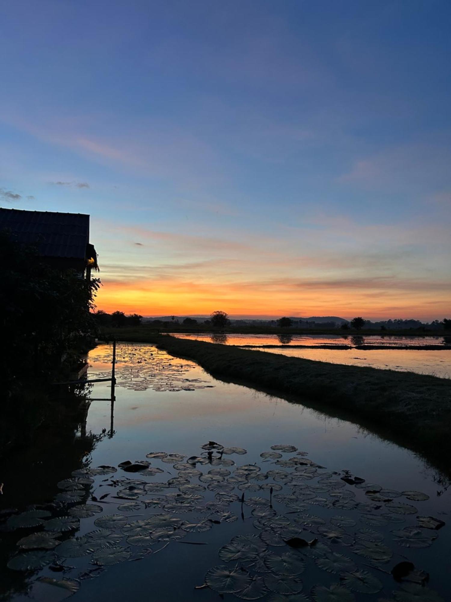 บ้านกลางเกาะ รีสอร์ท Uthai Thani Buitenkant foto